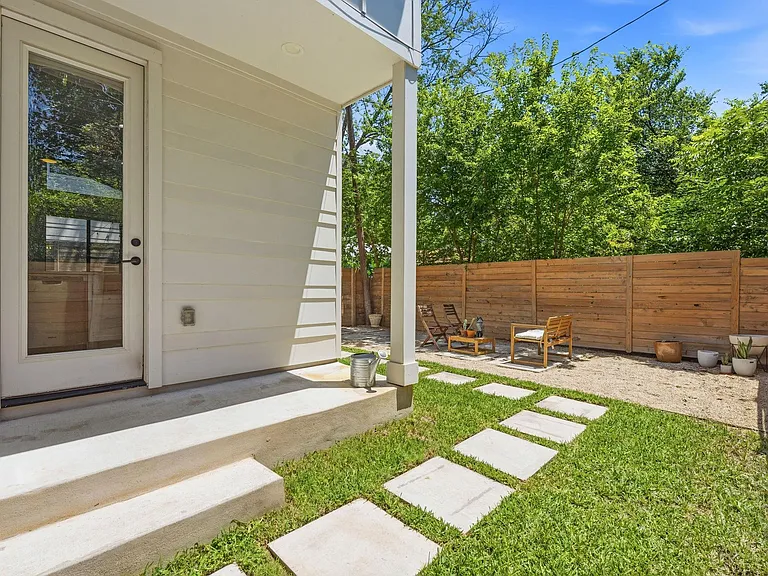 2935 Moss St #2 — Photo 19