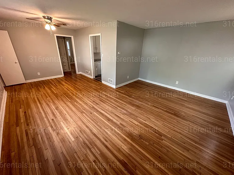 1707 N Harding Ave — Photo 6