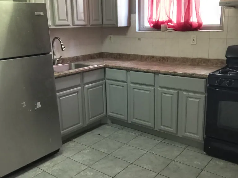 2424 E 2nd St #B — Photo 7