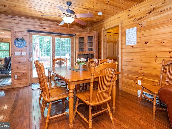 2nd image of 302 Oak Way Rd