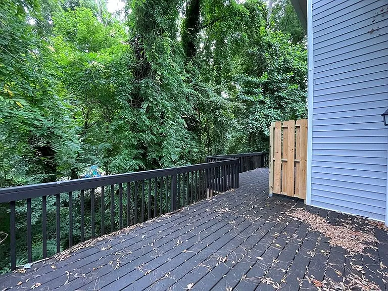 212 N Peartree Ln #C — Photo 15