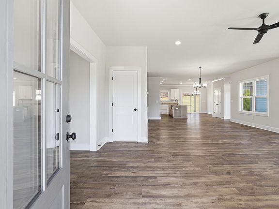 2nd image of 176 Mimosa Rd