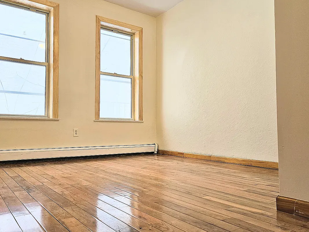 6711 Fifth Avenue — Photo 3