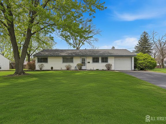 2nd image of 10 Cranston Rd