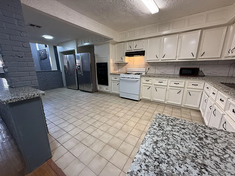 Trail Lake Dr — Photo 7