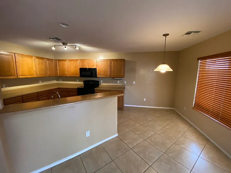 22278 W La Pasada Blvd — Photo 5