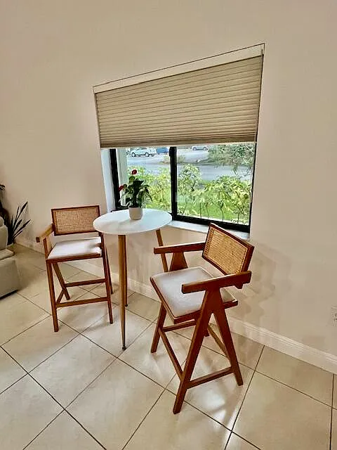3 bed, 2.0 bath, 1524 sqft, $4,000 — Photo 3