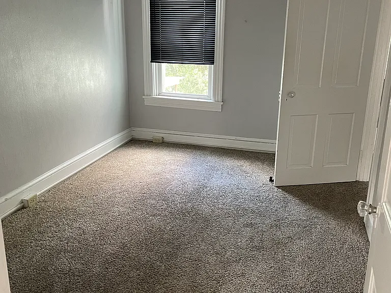 511 W Frederick St — Photo 14