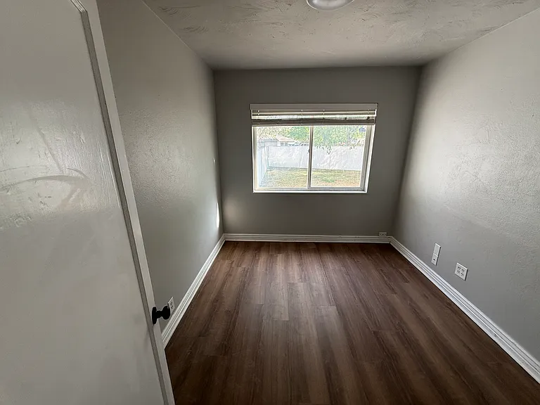 1372 W Glenrose Dr — Photo 5