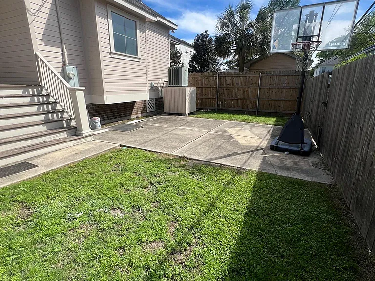 6040 Milne Blvd — Photo 5