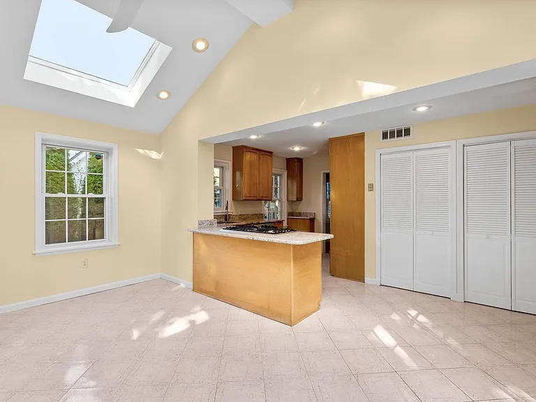 4116 Warner St — Photo 12