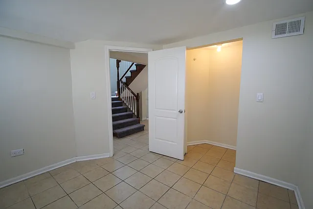 1016 N Ridgeway Ave #1R — Photo 12