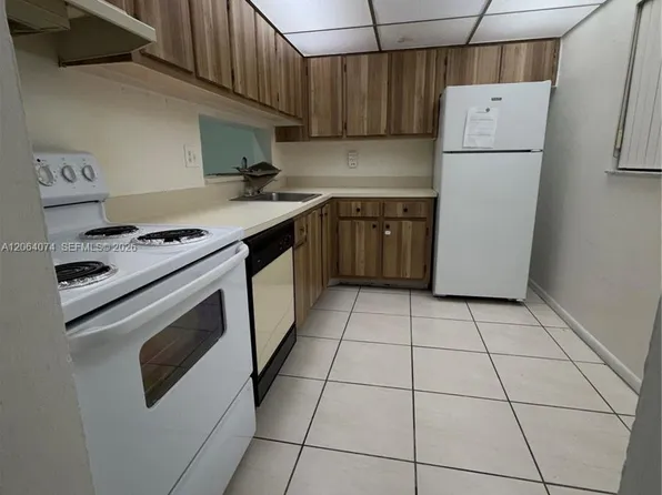 8700 SW 133rd Avenue Rd APT 120, Miami, FL 33183