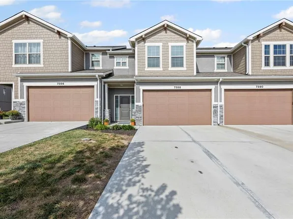 7388 Grand Slam St, Parkville, MO 64152