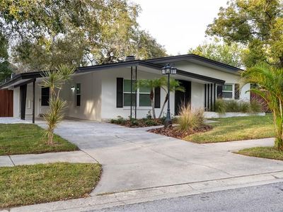 1221 E Oakwood St, Tarpon Springs, FL, 34689