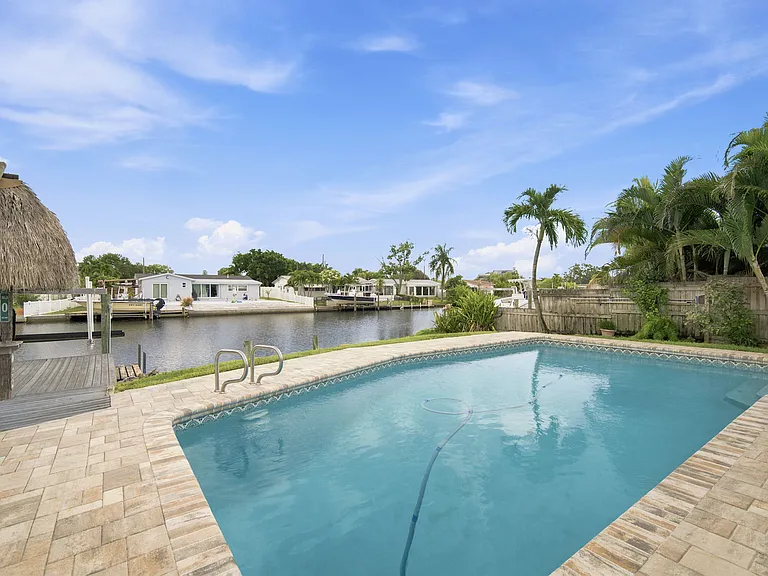 Pool overlooking canal. Boat to Tampa Bay.