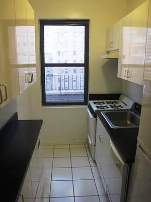 Rented by City Connections Realty | media 26