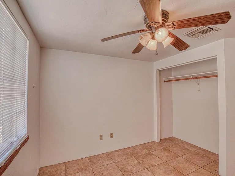 1304 E Linden St #1 — Photo 30