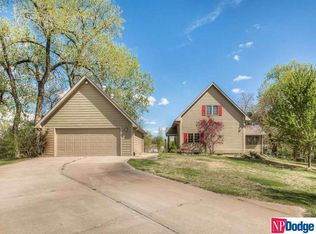 17103 Middle Ln, Gretna, NE 68028