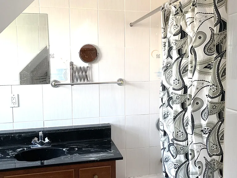125 Stratford Ave #4 — Photo 10