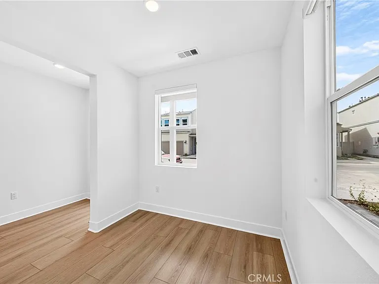 1041 Citrus Ave — Photo 6