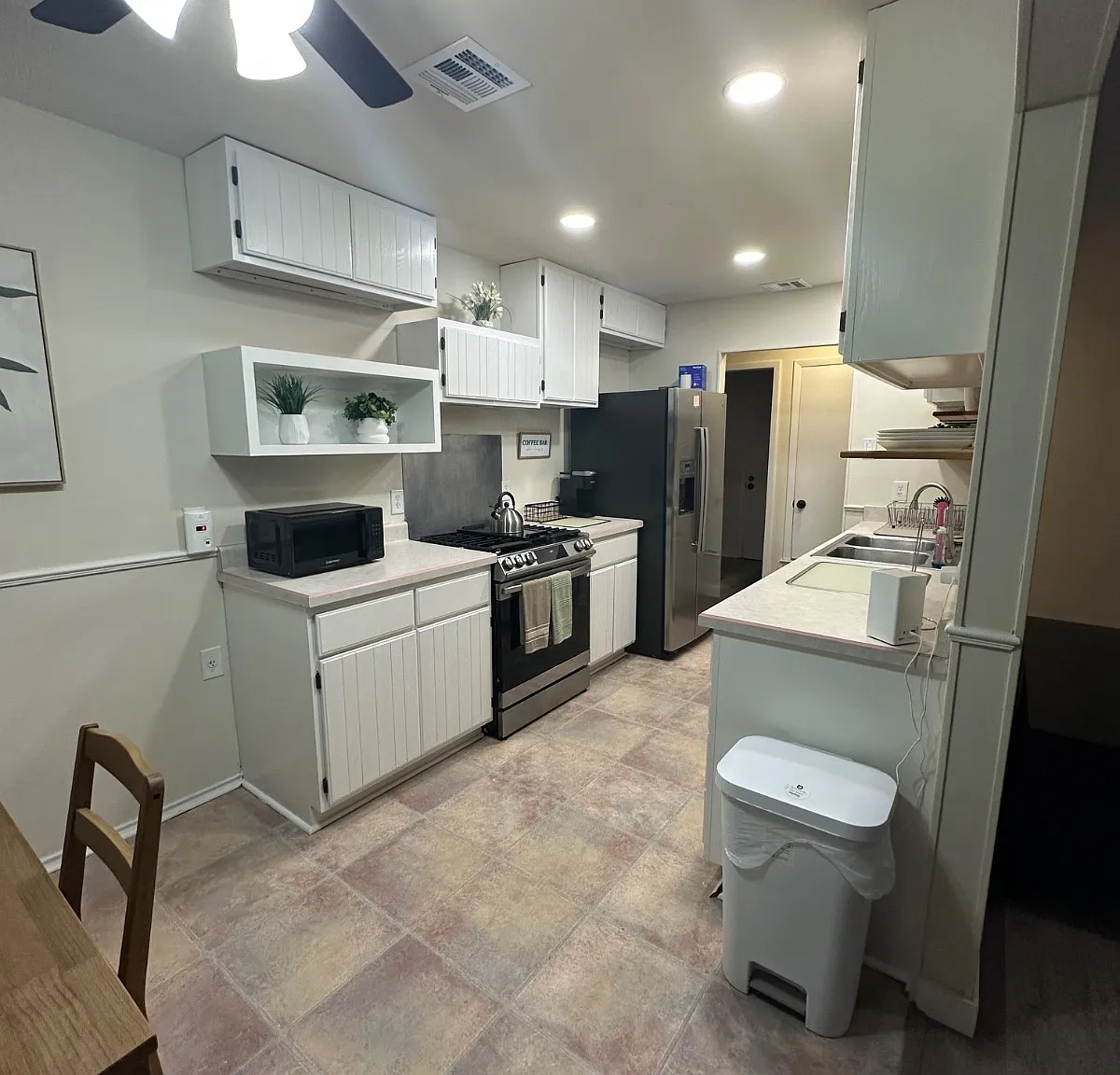 4 bed, 1819 sqft, $2,000 — Photo 2