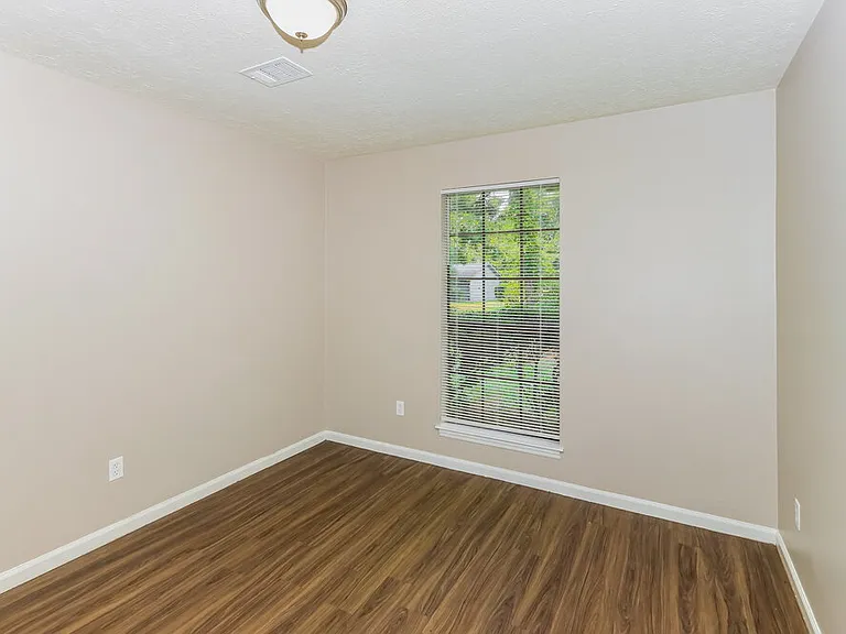 8912 Saddlewood Dr — Photo 12