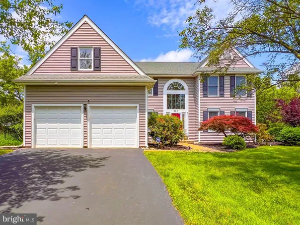 523 Fawnhill Dr, Langhorne, PA 19047