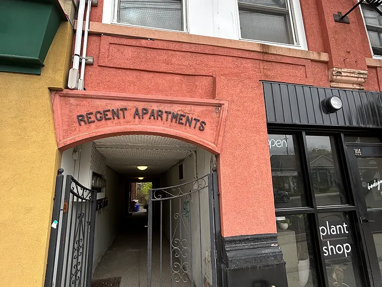 144 Locke St S #3 — Photo 20