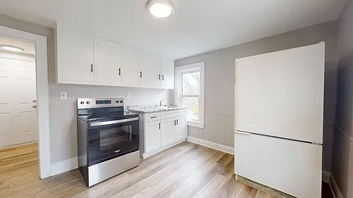 1031 W 9th St Photo 1