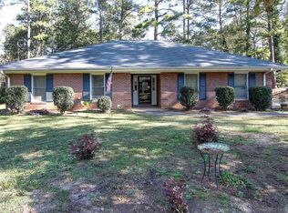 390 Bridgewood Dr SE, Conyers, GA 30094