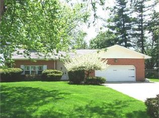 815 Loveland Rd, Adrian, MI 49221