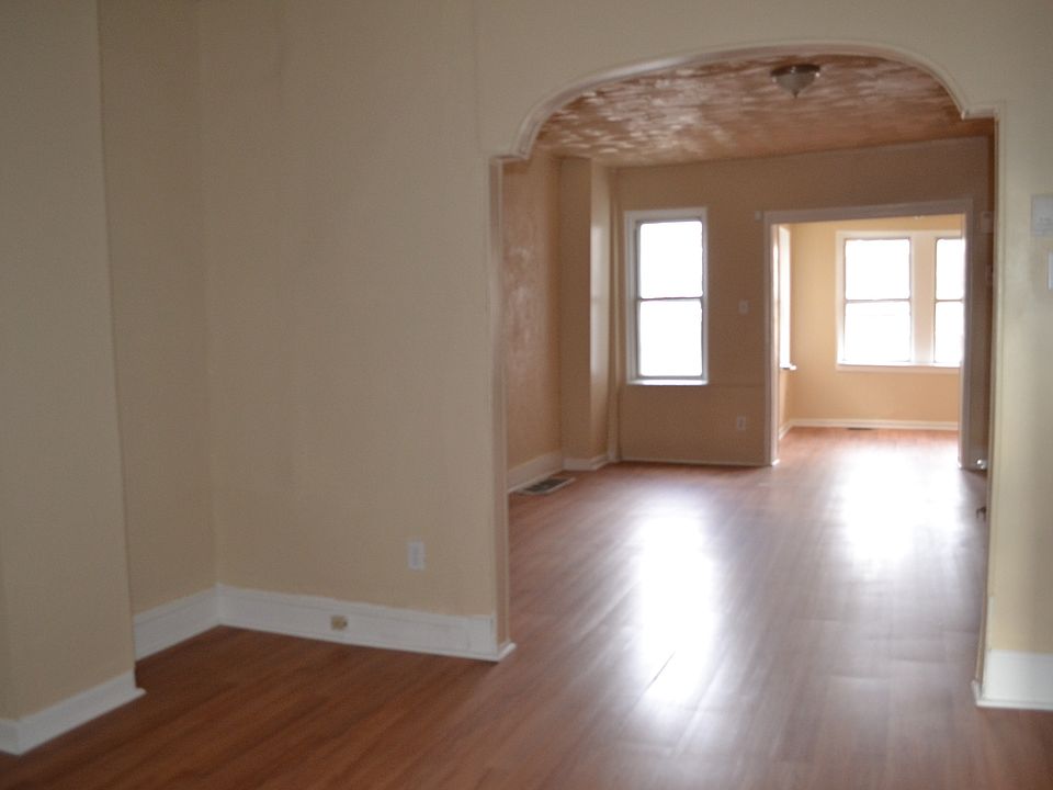 2nd image of 6610 Lansdowne Ave