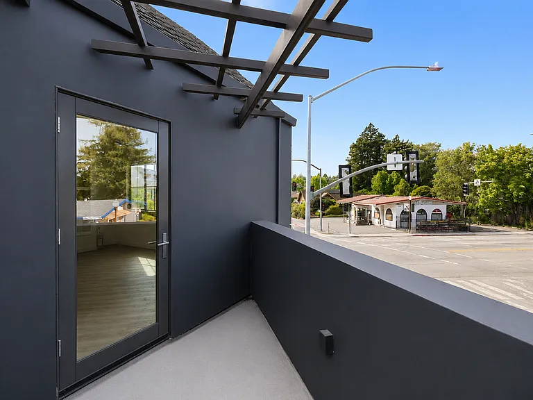 Upscale Westside Living! Spacious 2BD/2BA Above Copal Restaurant — Photo 9