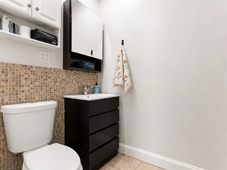 159 M St #3 — Photo 11