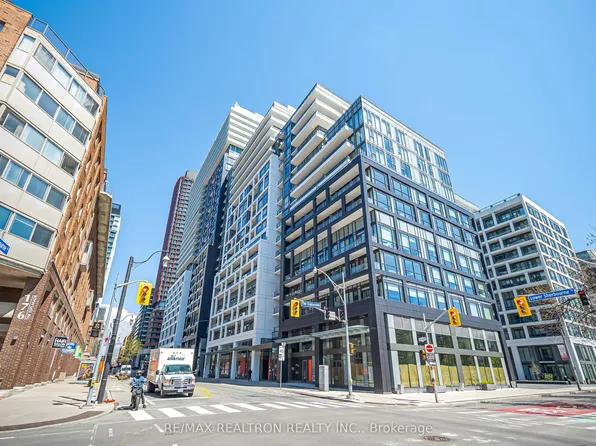 121 Lower Sherbourne St #1742, Toronto, ON M5A 0W8