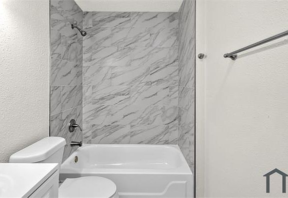 3rd image of 408 Regina St APT 1