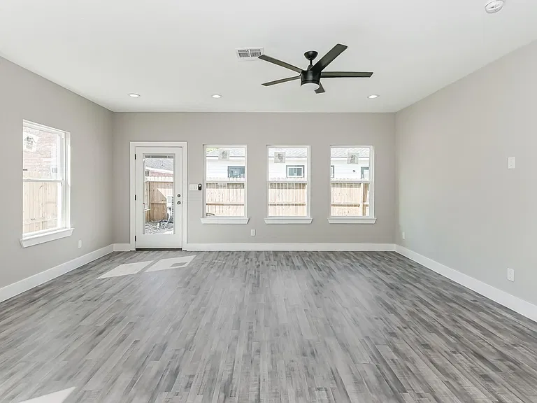 3547 Dreyfus St — Photo 8