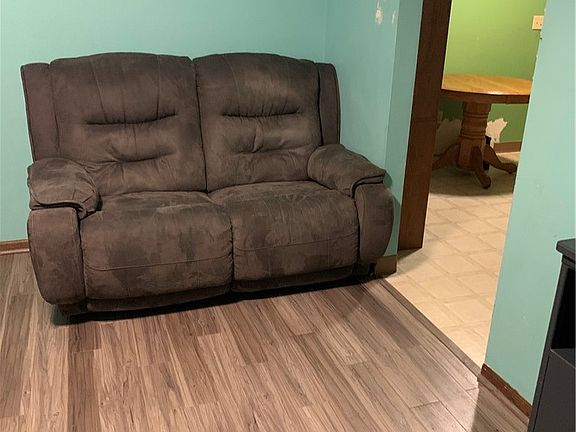 4th image of 25 Hawk Rdg