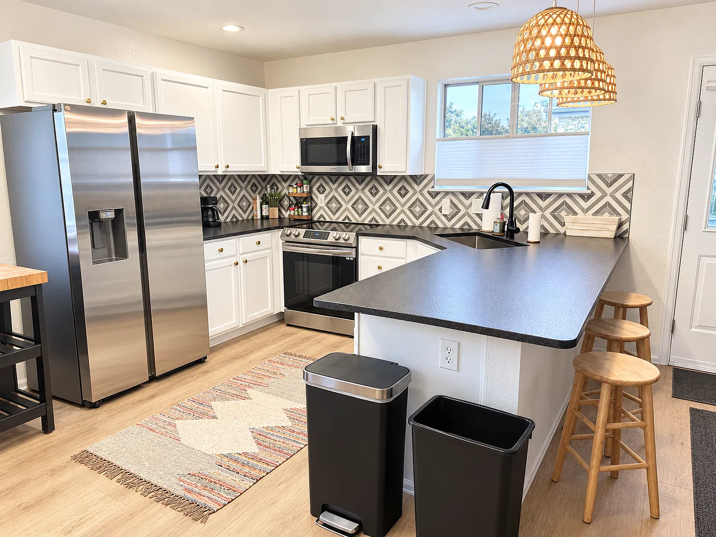 3 bed, 1192 sqft, $4,000 — Photo 3