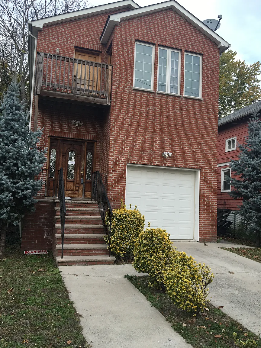 147 1st St photo 1