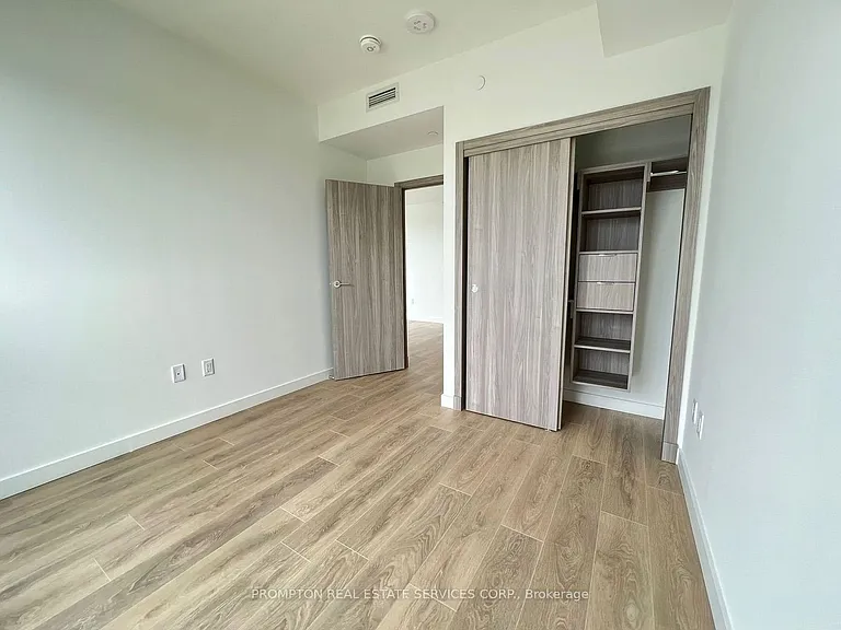 27 McMahon Dr #2012 — Photo 13