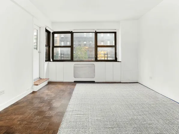 345 East 69th Street image 2 of 16