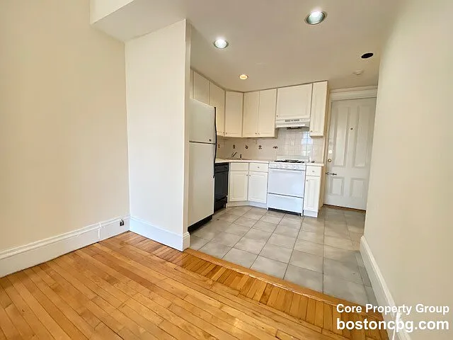 233 Beacon St #10 — Photo 1