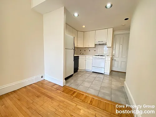 233 Beacon St #10 Photo 1