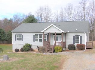 89 Deer Pointe Dr, Flat Rock, NC 28731