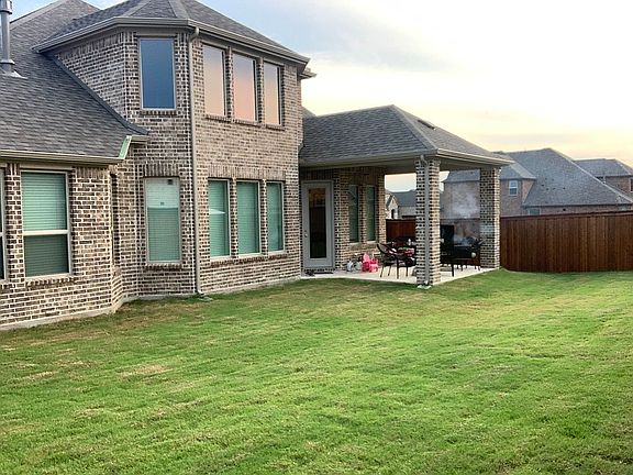 5th image of 2370 Bottlebrush Dr