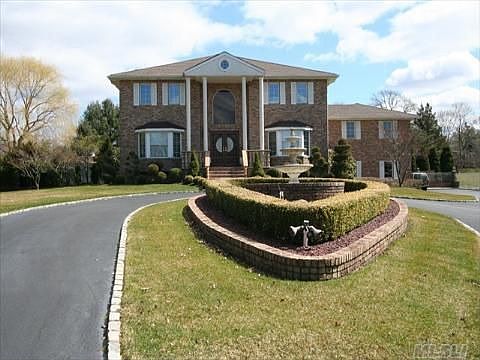 1st image of 28 Overbrook Ln