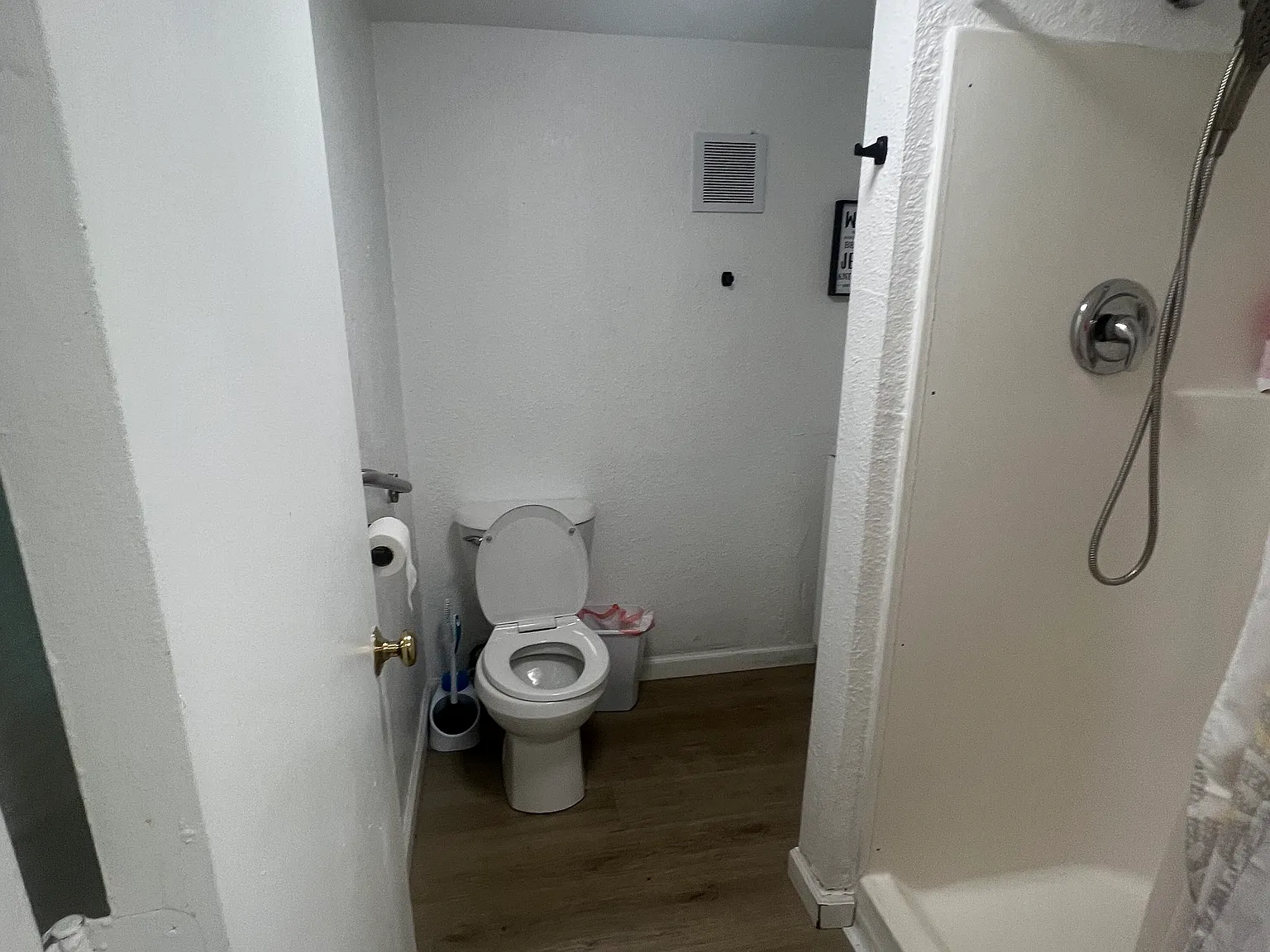 Studio, 1.5 bath, 175 sqft, $850 — Photo 3