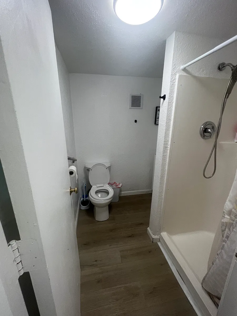 Shared bathroom - 1106 E St #7